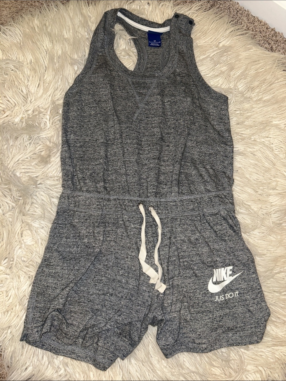 Nike women’s size small Gray and White Shorts Jumpsuit Athletic Style sporty